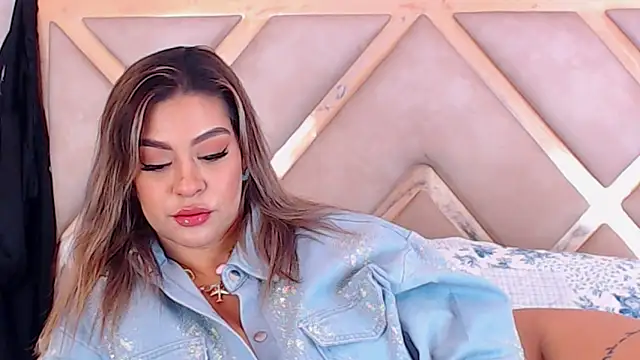 JoannaStanford webcam