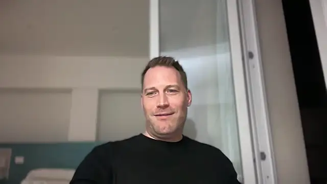 christian87xxx (Ask my age) - shirt off