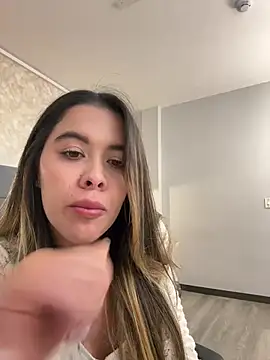 Emilia_Bakerr webcam