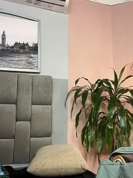 alicia-petite webcam