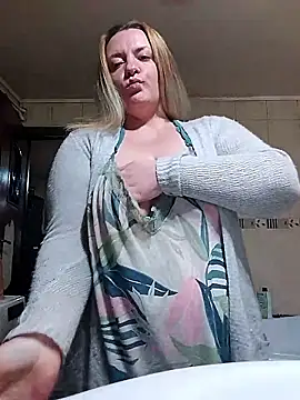HotStepmommy4 webcam