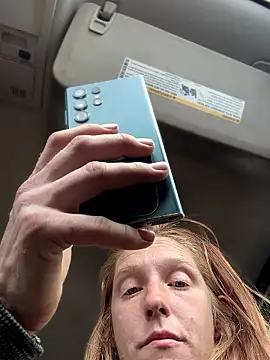 GoldenFlameGoddess webcam