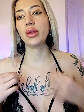 Webcam Model (Gina-Lumara)  is live.Free join now!