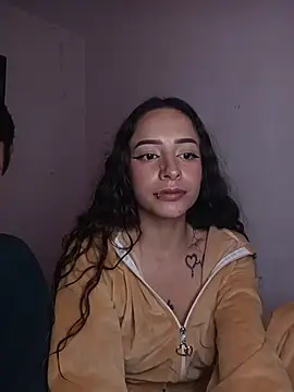 AlexxaAndRileyy webcam