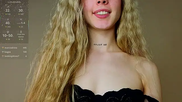 tiffinymergist (F teen) - Can I show you a foot job from me