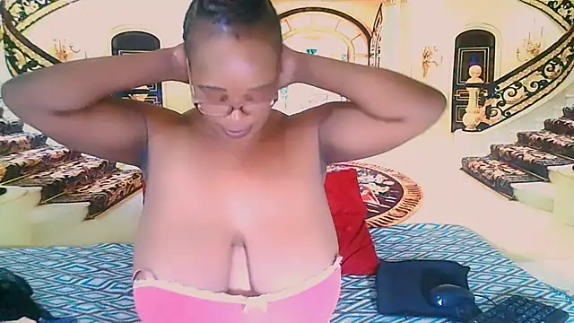EbonyBloom69 webcam