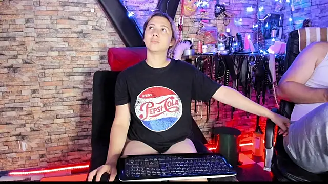 Liltildeman_moon webcam