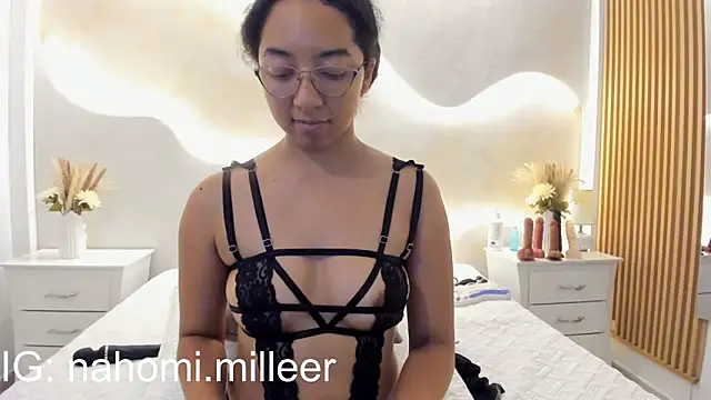 NAHOMI_MILLER webcam