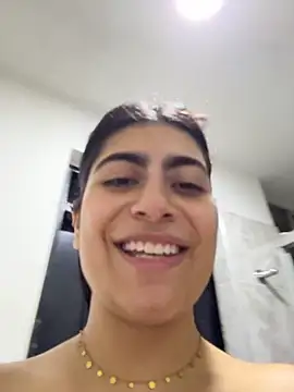 Miakhalifa_a webcam