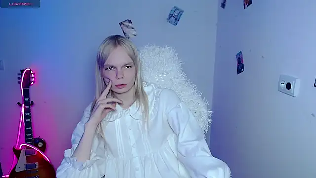 Emily_Nyaffee webcam