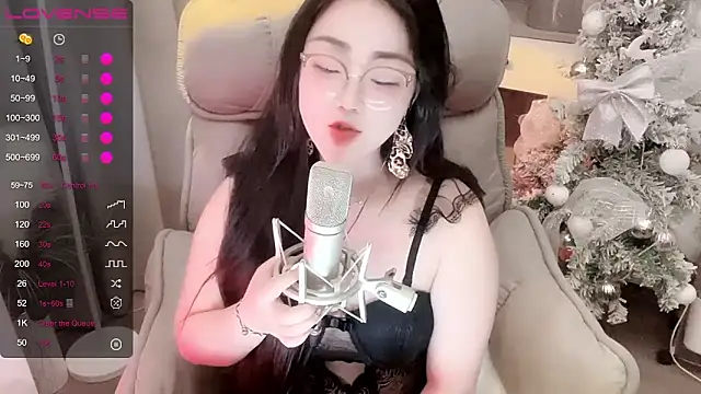 Monica-666888- webcam