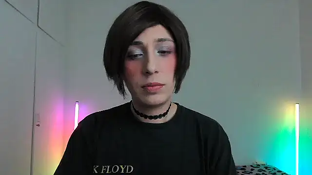 HoneyValentine webcam