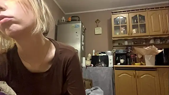 CharmingBlonde webcam