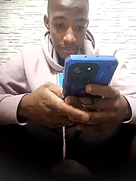 Cuteyuuboy2086 webcam