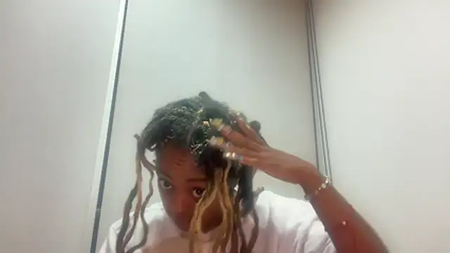 ChocolateCakeQueen webcam