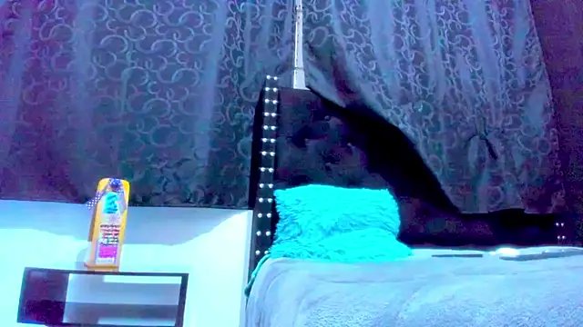 amareto_queen webcam