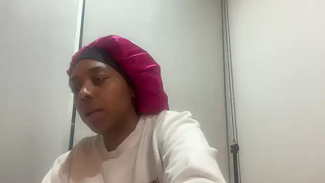 ChocolateCakeQueen webcam