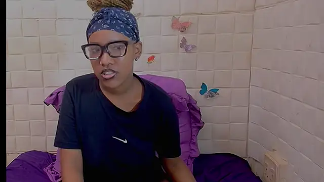 EroticSexyPrada webcam