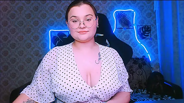 InLoveWithLife26 webcam