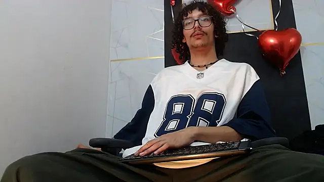 KittyStarmorbid webcam