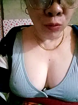 small-house123 webcam