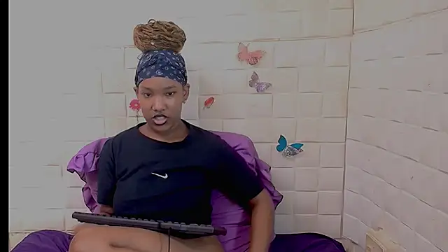 EroticSexyPrada webcam