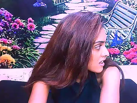 IndianPretty14u2Luv webcam