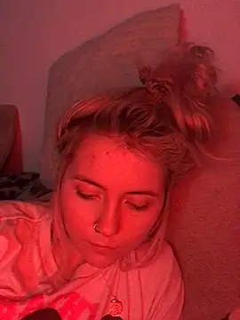 Blondie_Sofia_Essexbabe