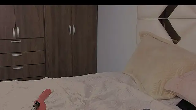 stormybutty18 - StormyButty18's free webcam - UK Sex Cams