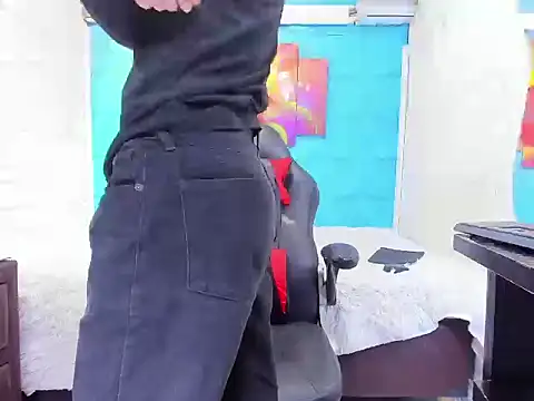 elangiraldo - ElanGiraldo's free webcam - UK Sex Cams