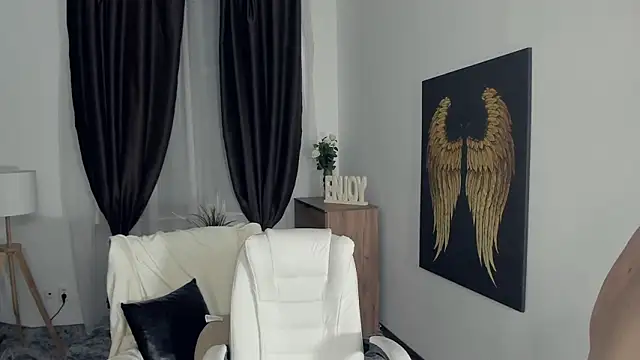 KristalCrowner webcam