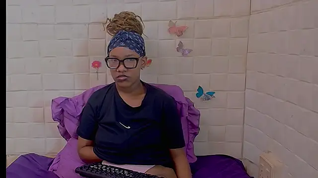 EroticSexyPrada webcam