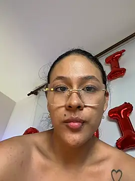 HoneyDolllXXX webcam