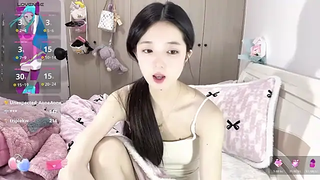 美女OiOi-666在线直播