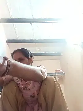 Webcam Model (Hasmi_hot09)  is live.Free join now!