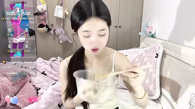 美女OiOi-666在线直播