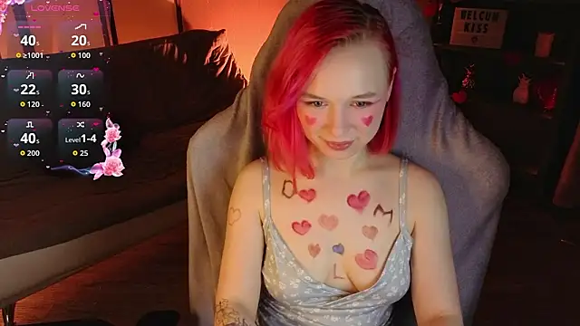 NaomiYoru webcam