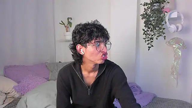 santy-kitty (M twink) - cum show