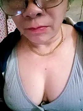 small-house123 - Small-house123's free webcam