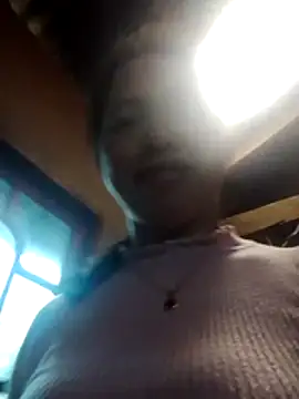 trieutrieu20 - TRIEUTRIEU20's free webcam - UK Sex Cams