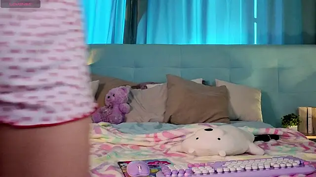 Aurora_Bennet webcam