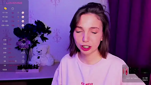 KindHazelHere_ webcam