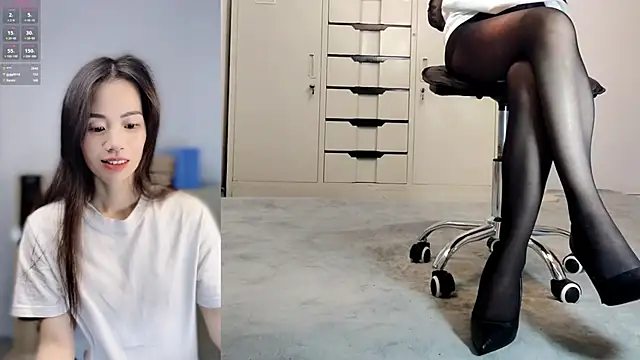 Lynnalltop-165-KeKe webcam