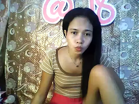PinaySkinnyGirl webcam