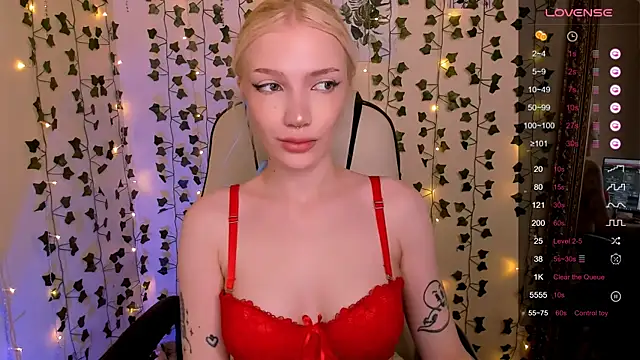 AnyaTaylor_ webcam