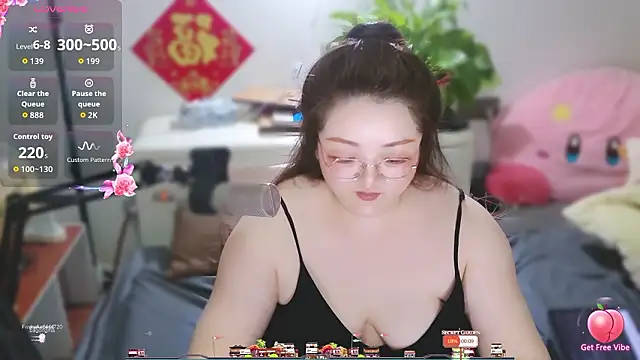 美女AngelwithEcup在线直播