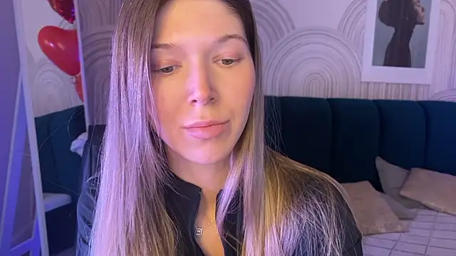 viviann_evans (F young) - Flex arm 🔥