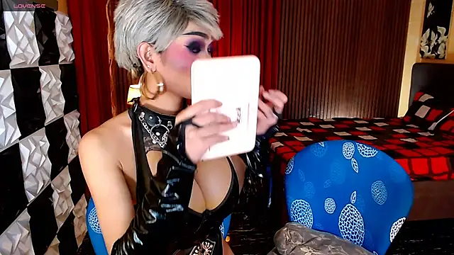 IndestructibleLily webcam