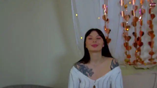 AlexandraBloom webcam