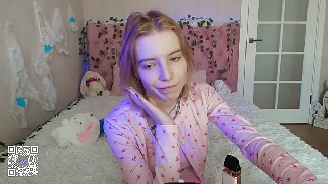 Pink_Lila18 webcam